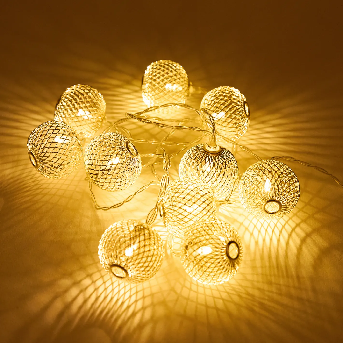 Guirnalda de luces con 10 bolas LED plateadas^Casa Viva Clearance