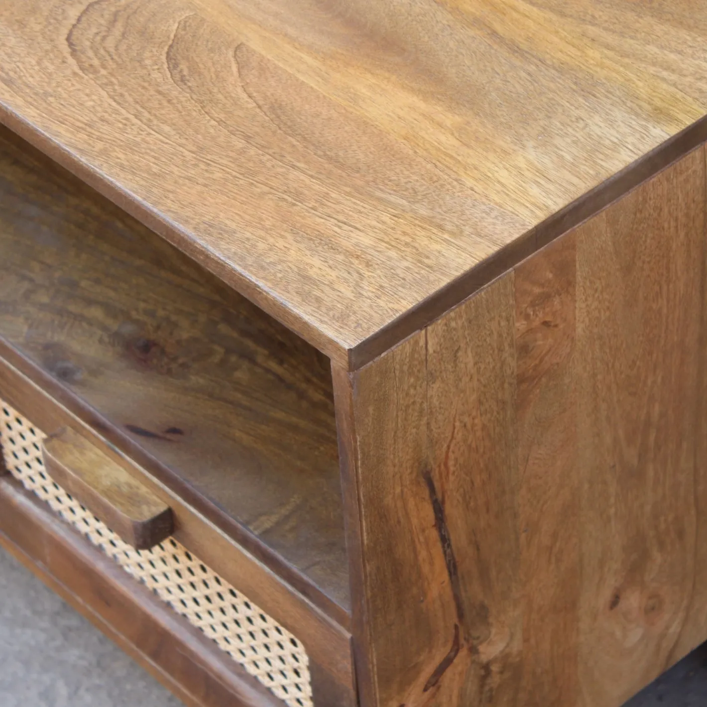 Mueble de televisión de madera de mango Merlín 175x45x57cm Clau&Chloe^Casa Viva Hot