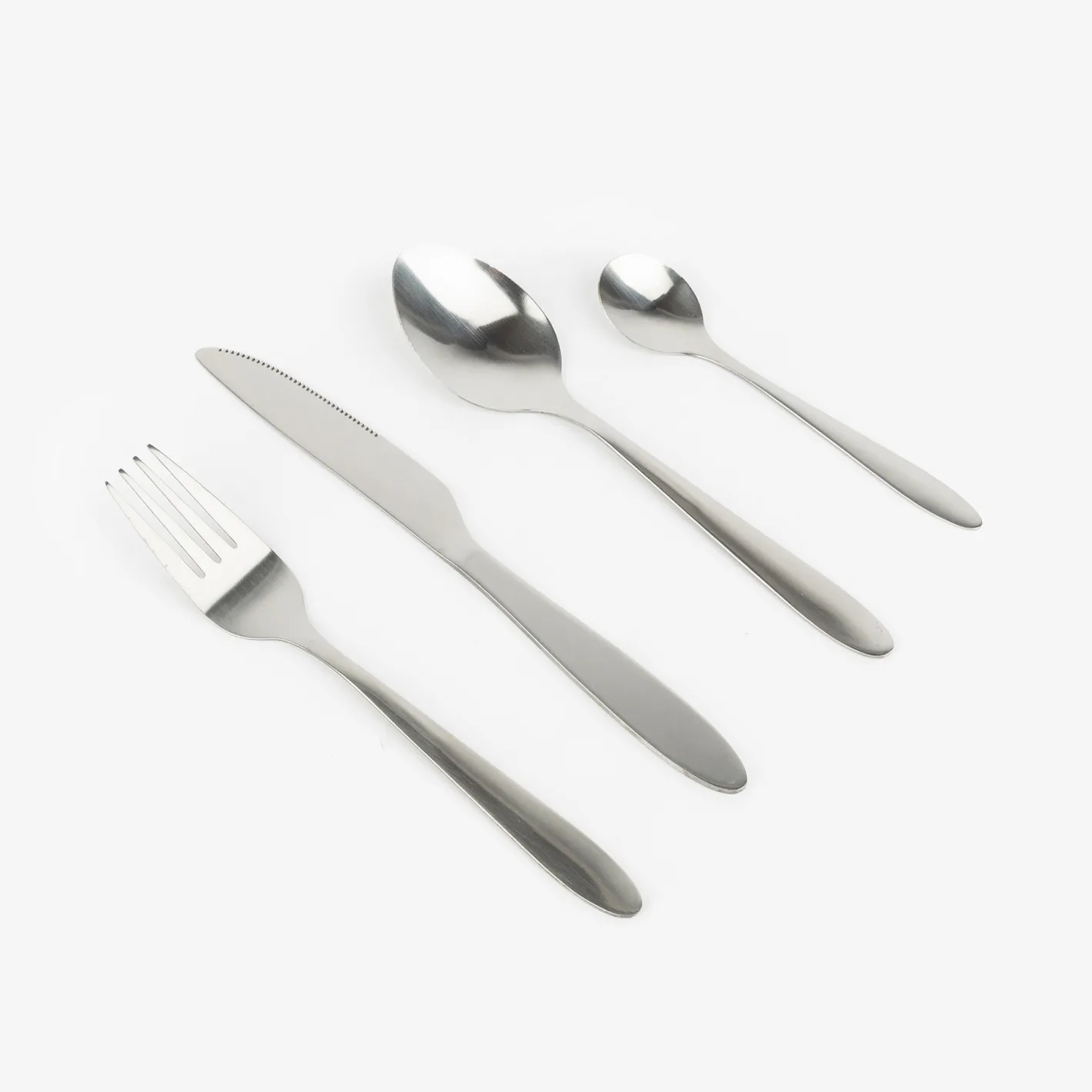 Set de 4 cubiertos de acero con estuche de neopreno^Casa Viva Best