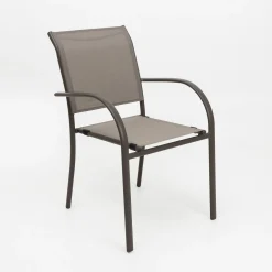 Silla de jardín apilable con reposabrazos de aluminio marrón Feroe 65x56x88cm^Casa Viva