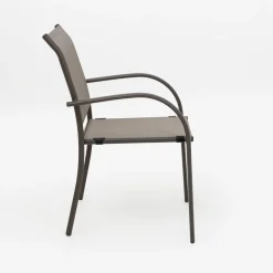 Silla de jardín apilable con reposabrazos de aluminio marrón Feroe 65x56x88cm^Casa Viva
