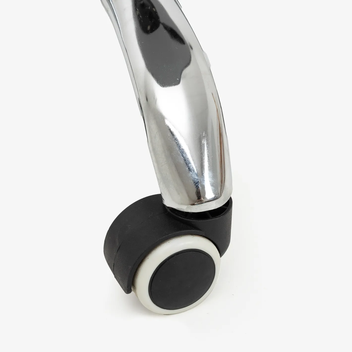 Silla de oficina con ruedas gris Tulip 48x55x45cm^Casa Viva Outlet