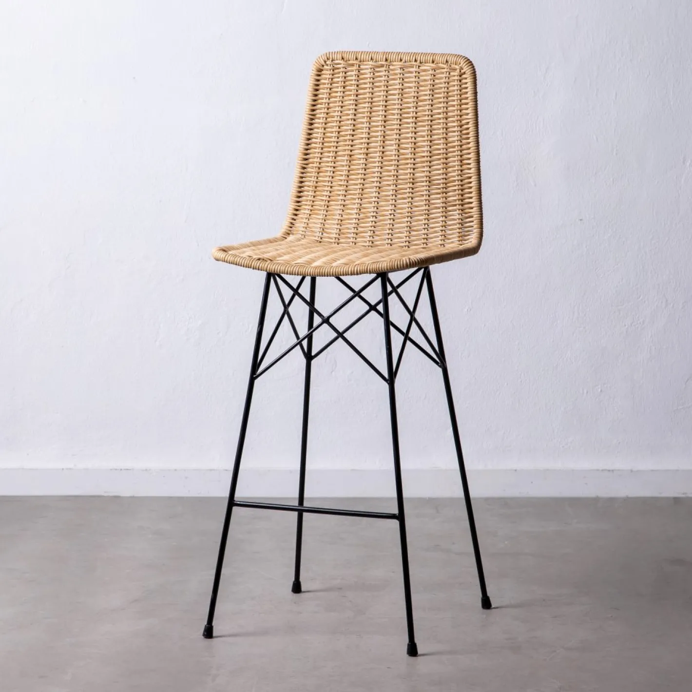 Taburete alto de ratán sintético y metal 45x41x113cm^Casa Viva Hot